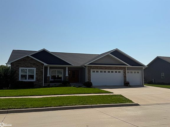 3rd image of 24 Green Oak Ct