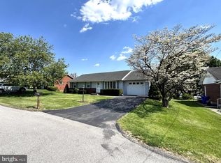 349 Holiday Ln, Lewistown, PA 17044