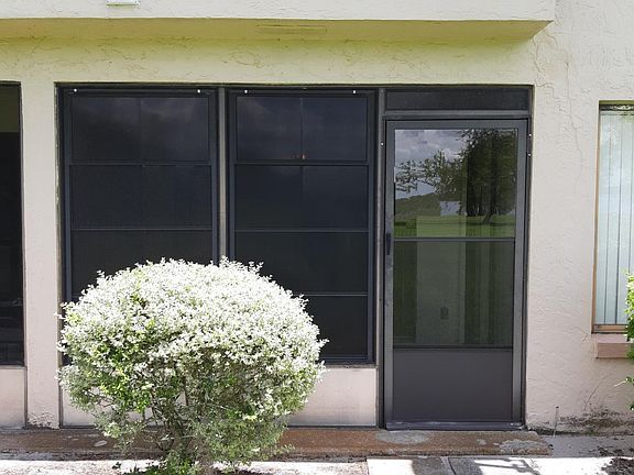 5th image of 702 Magnolia Pl