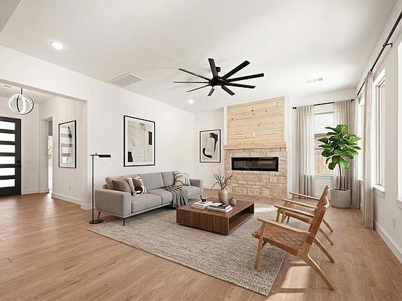 3rd image of 2812 Astor Dr