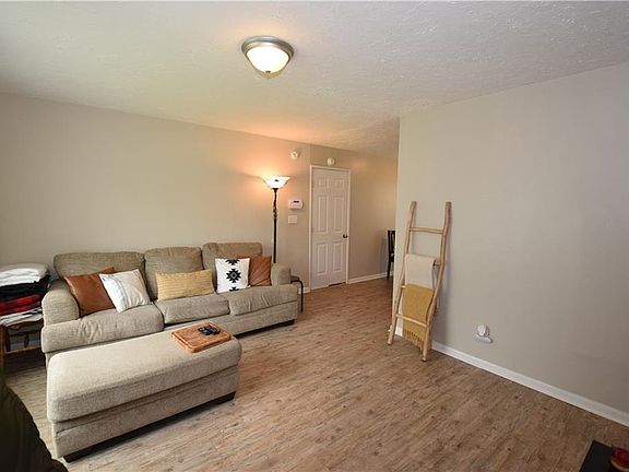 5th image of 4328 N Elizabeth St