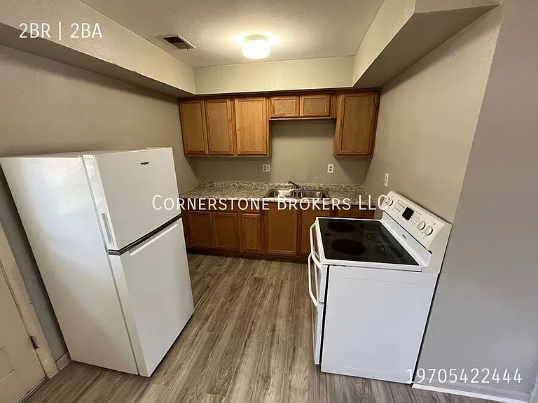 726 Lincoln St — Photo 5