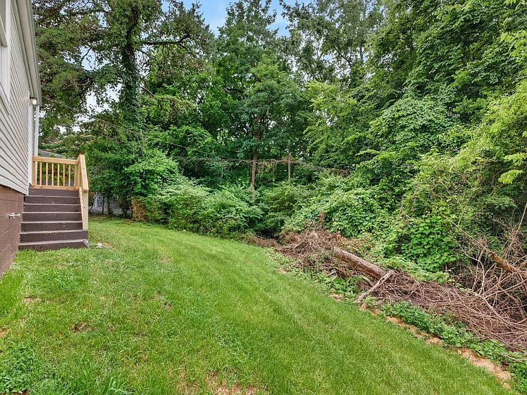 1316 Sunnyview Dr — Photo 20