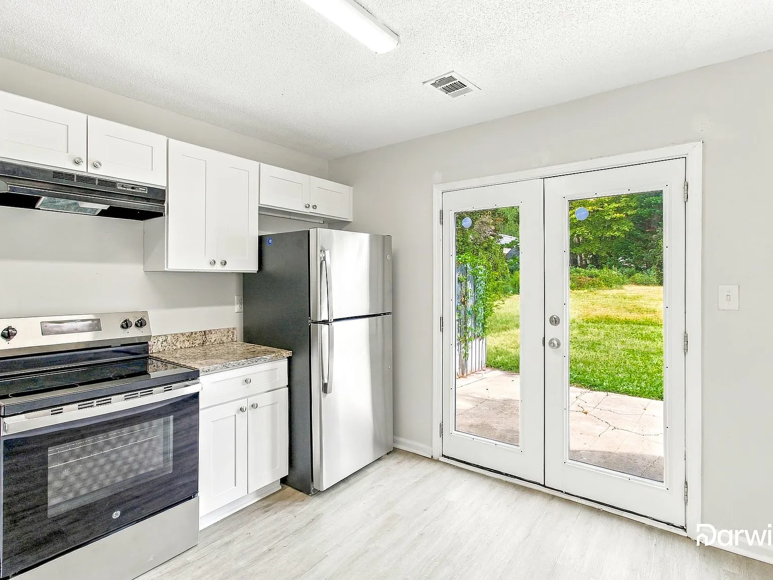3 bed, 2.0 bath, 1436 sqft, $1,940 — Photo 3