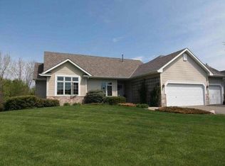 2460 Brinkhaus St, Chaska, MN 55318