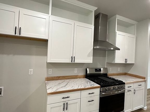 3rd image of 630 Wortham St #2