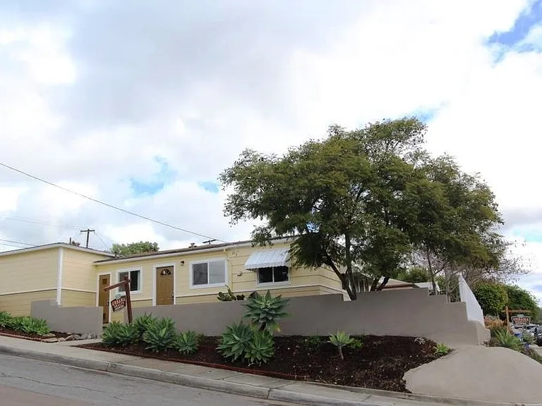 7102 Mohawk St — Photo 16