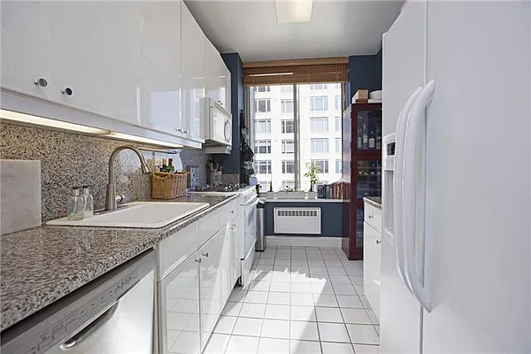 Sold by Maxwell Jacobs | media 17