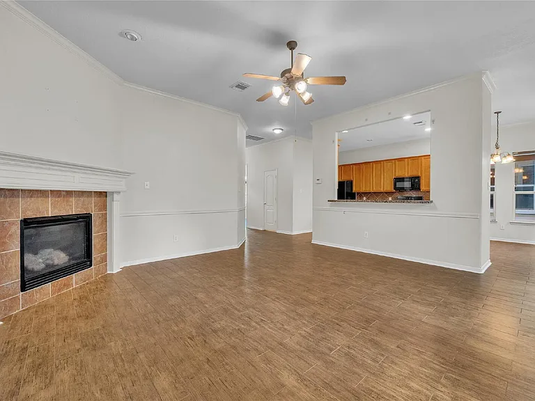 2614 Shady Acres Ct — Photo 6