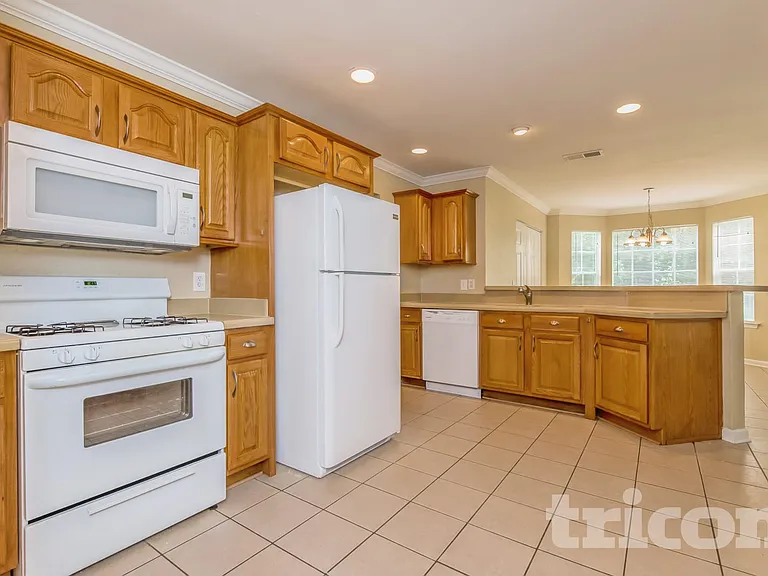 1471 Oakdale Rd — Photo 6