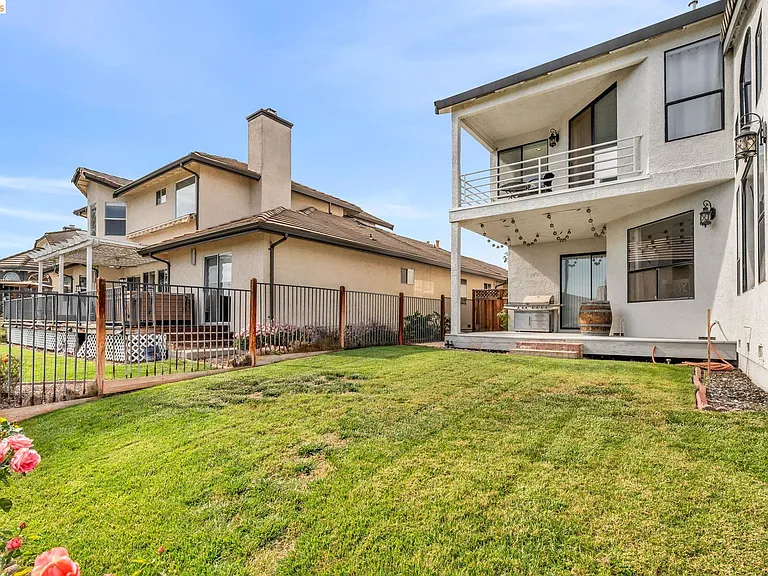 5640 Edgeview Dr — Photo 54