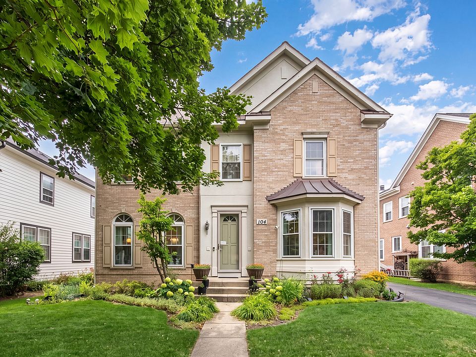 1st image of 104 Brickton Pl
