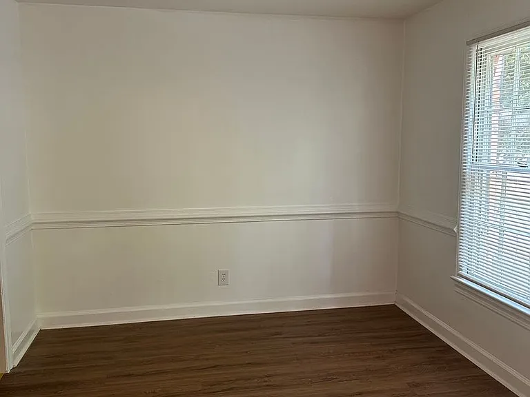 2800 E Carriage Dr — Photo 3