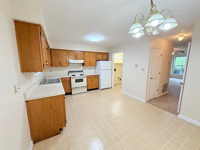 310 Leafmore Rd SW — Photo 6