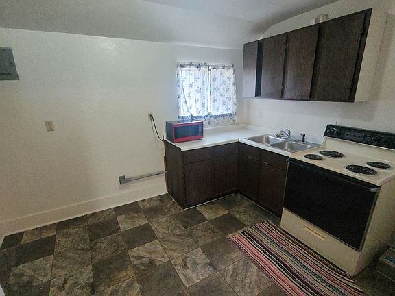 4th image of 215 N 11th St #3