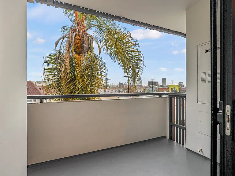 Spacious Patio