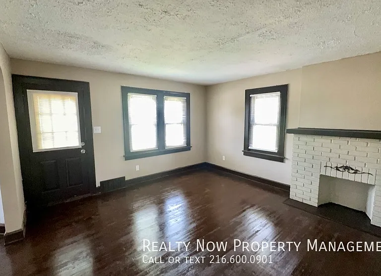 11100 Lincoln Ave — Photo 7