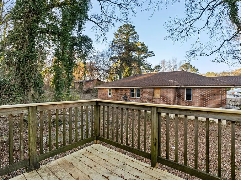 1137 White Oak Ave SW — Photo 28
