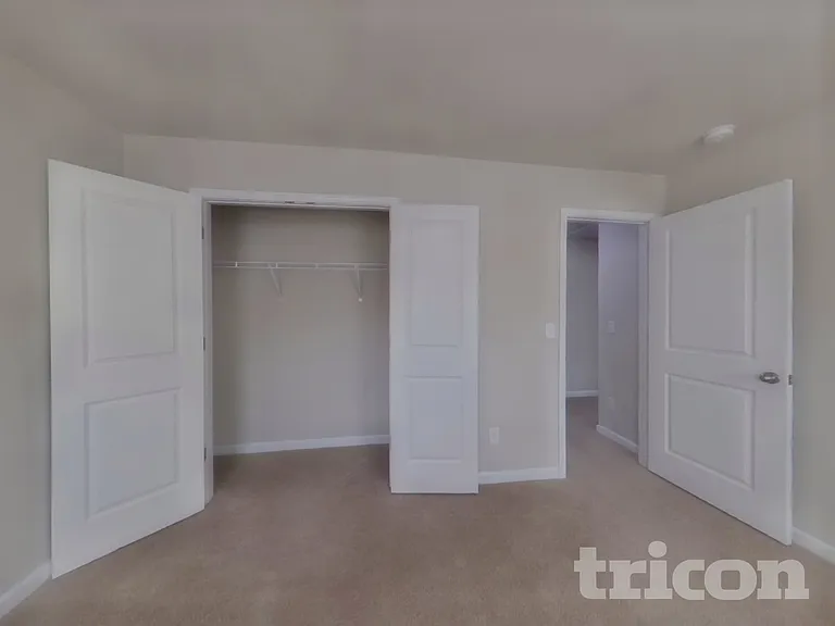 213 Spring Knoll Dr — Photo 12