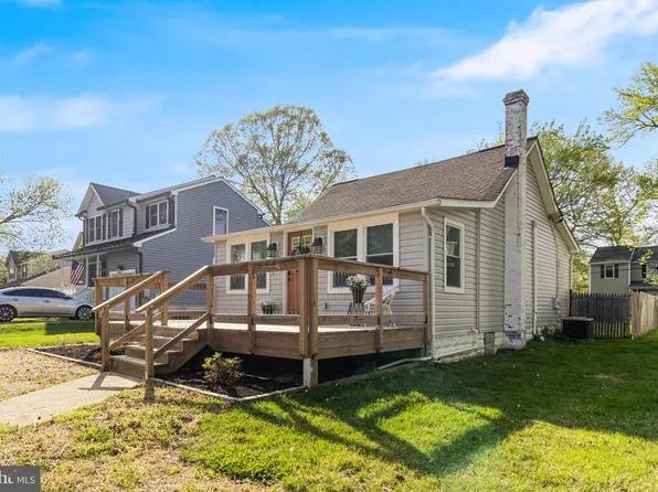 5063 Lerch Dr, Shady Side, MD 20764