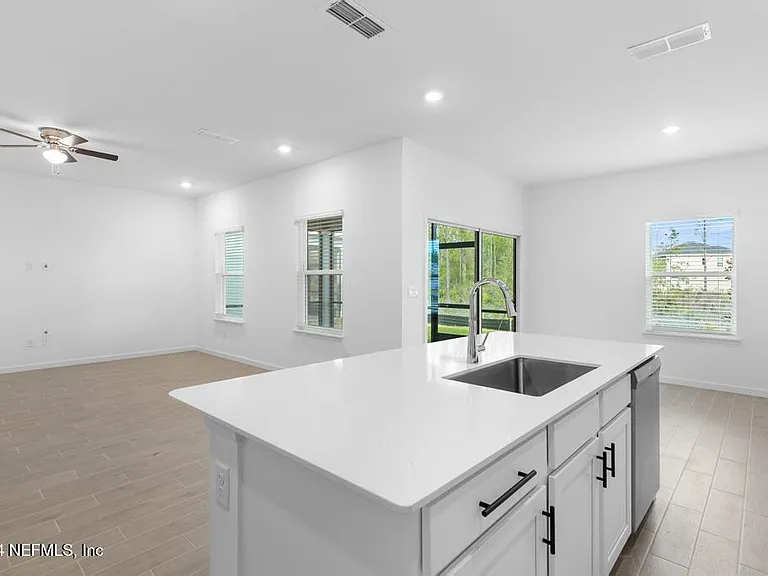 28 Disston Cv — Photo 14