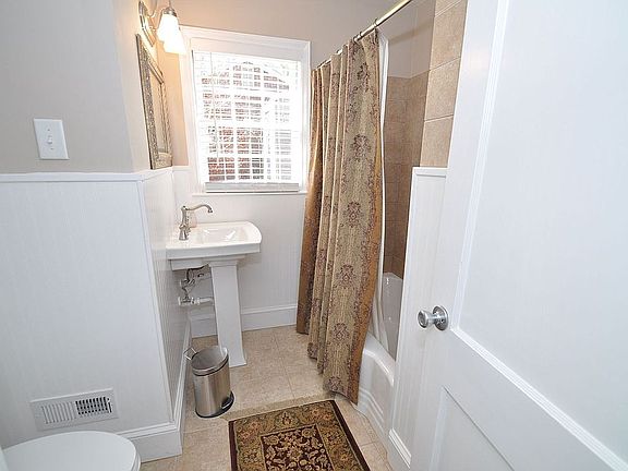 Full Guest Bathroom