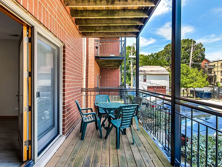 2042 W Pierce Ave #3 — Photo 4
