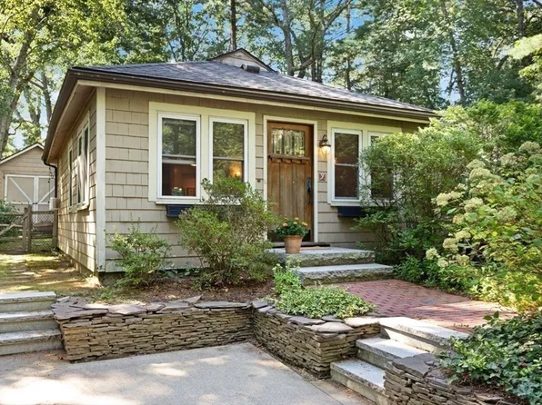 9 Harding St, Sharon, MA 02067