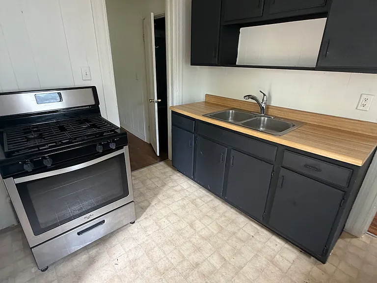 27 Cedar St #1 — Photo 5