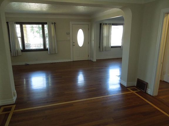 5th image of 1627 W York Ave