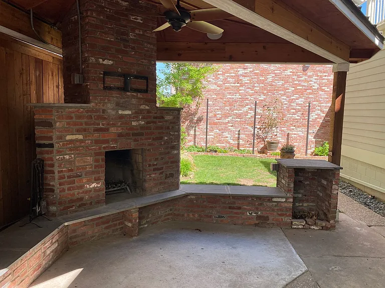 1515 S Carson Ave — Photo 5