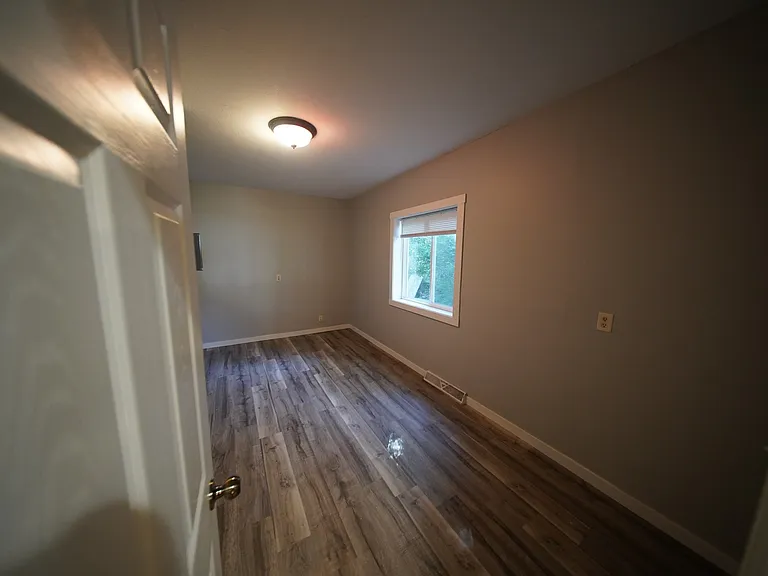 615 S Dewey St — Photo 11