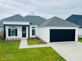 105 Windy Feather Dr, Broussard, LA 70518