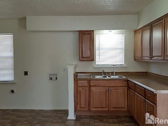 3rd image of 10121 Stebbins Dr