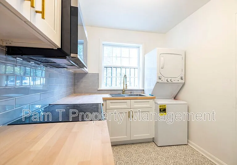 3411 Bull St #1 — Photo 6