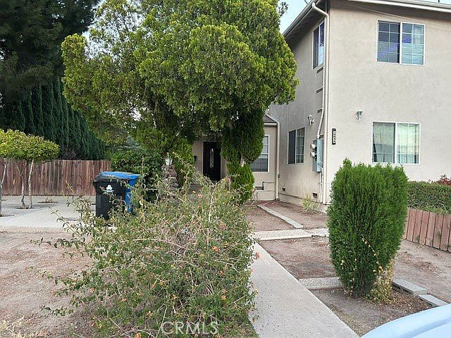 1st image of 10834 Encino Ave