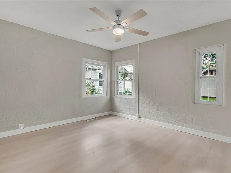 1708 Woodland Ave — Photo 22