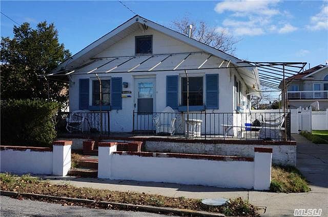 1st image of 118 Flamingo St