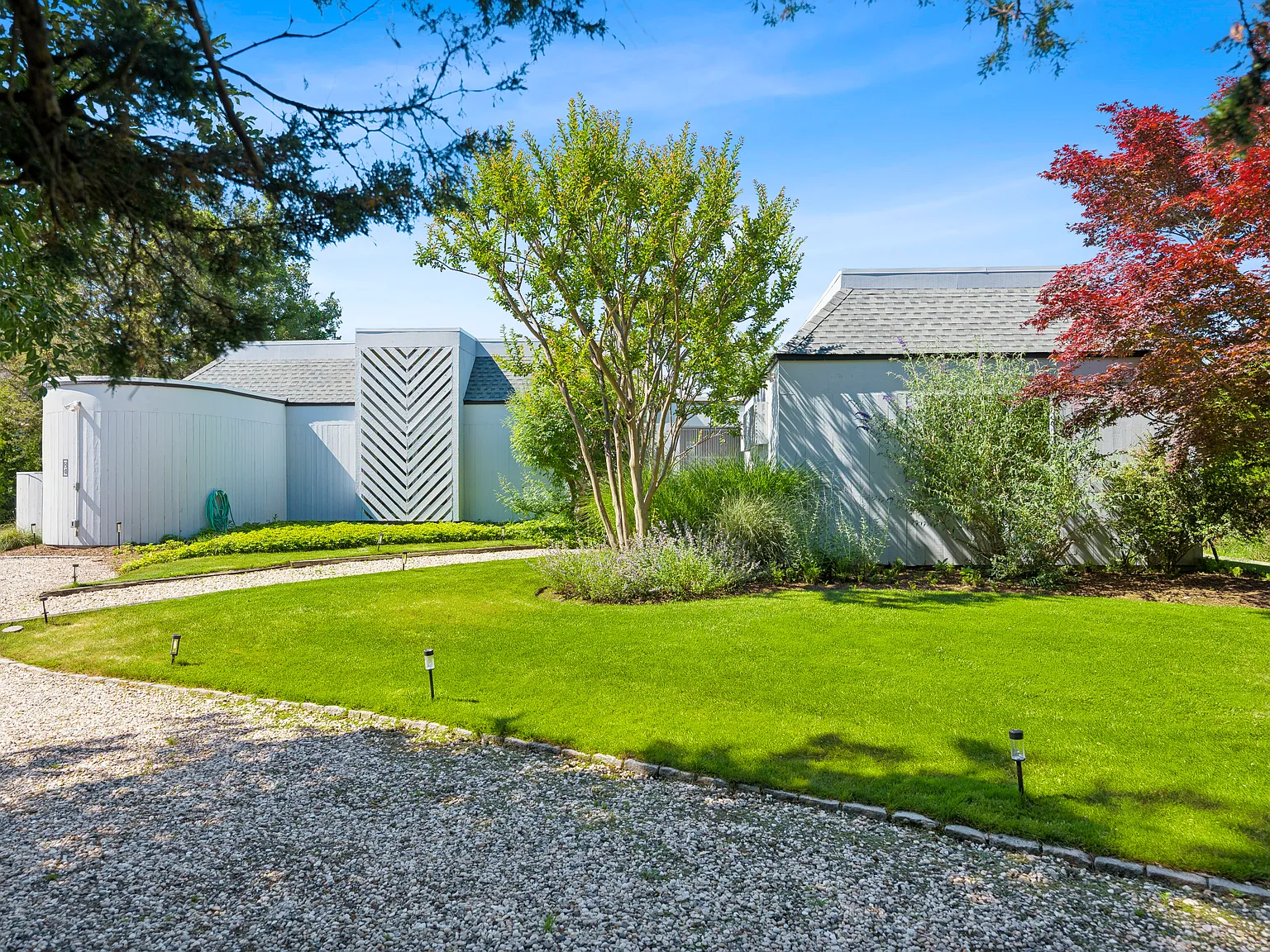 Sag Harbor Waterfront in Redwood Community — Photo 2