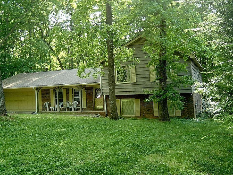 2nd image of 1967 Crescent Dr