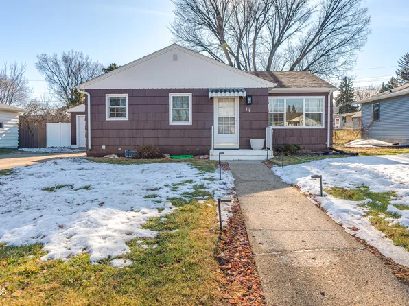 111 Seminole Ave, Bismarck, ND 58501