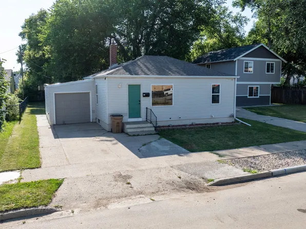 805 Normal St, Minot, ND 58703