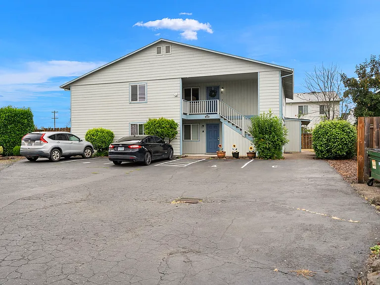 2229 Hawthorne St #C — Photo 14