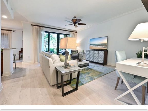 Spacious living room, with desk area