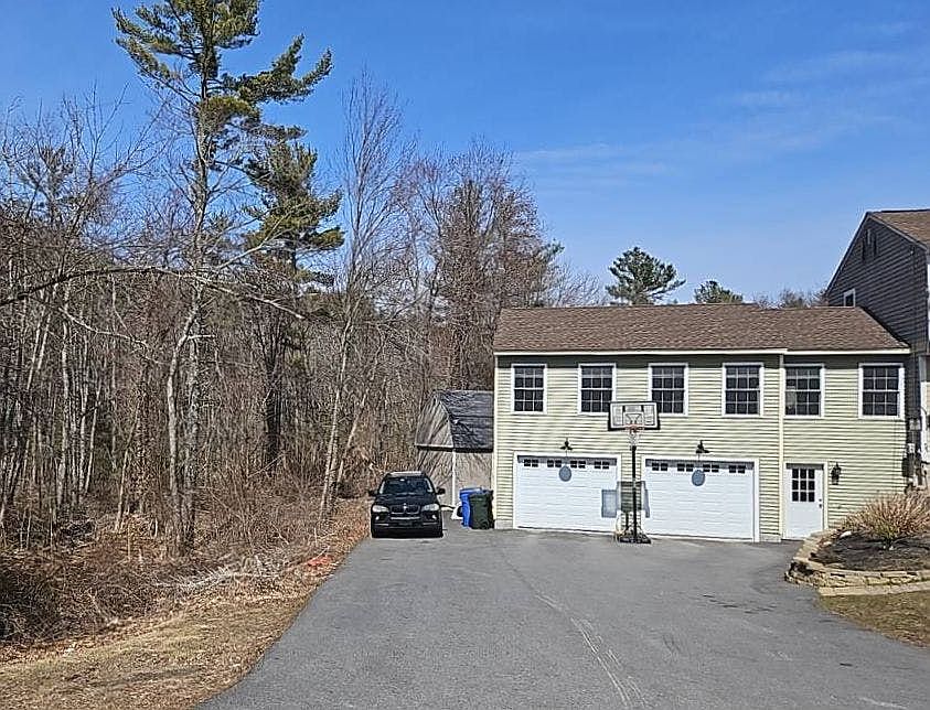 2nd image of 13 Grove St