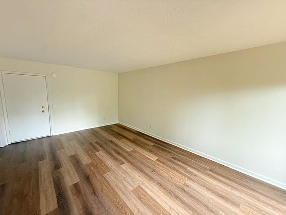 2nd image of 23515 Lyons Ave Unit S3