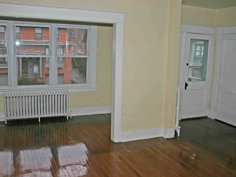 1519 S Negley Ave — Photo 11