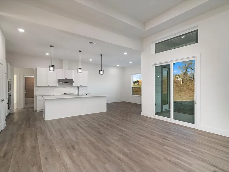 2722 Eastridge Blvd — Photo 7
