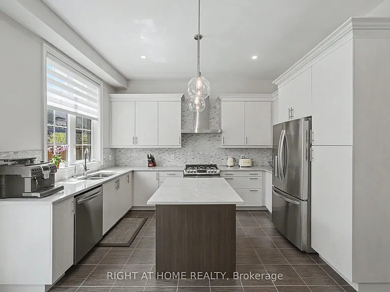 5 Rossini Dr — Photo 4