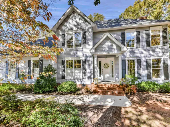 104 Deer Spring Ln, Simpsonville, SC 29680